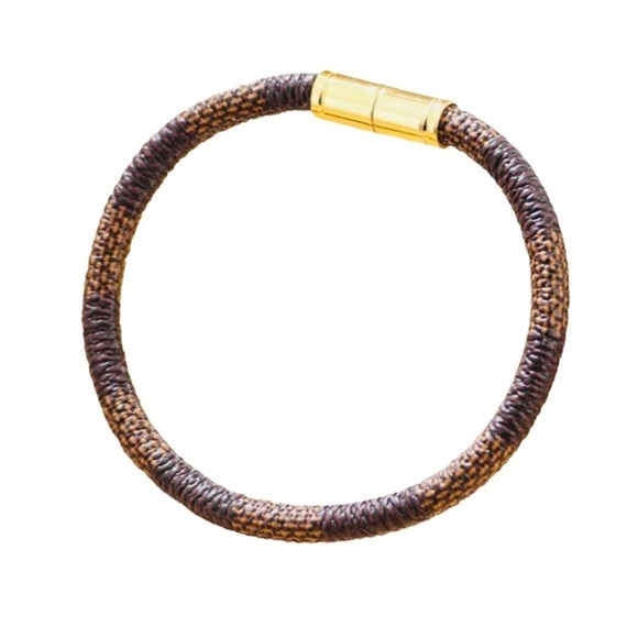 Mens Faux Leather Round Magnetic Closure Bracelet - Picture 3 of 7